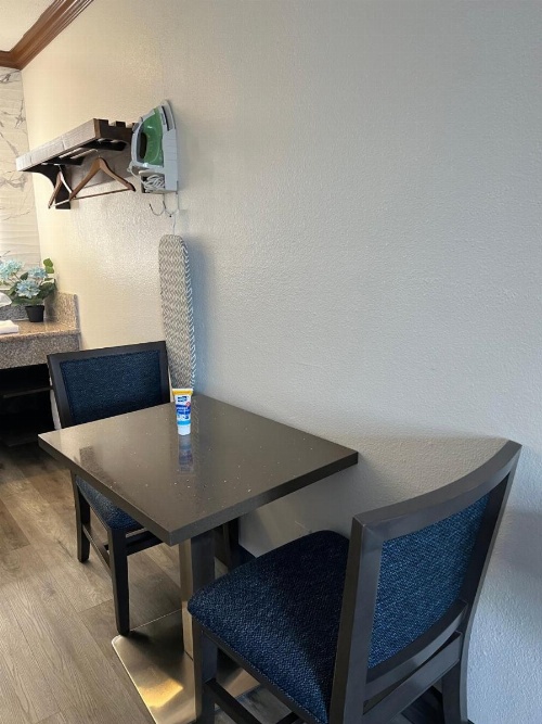 Starlight Inn Huntington Beach image 10