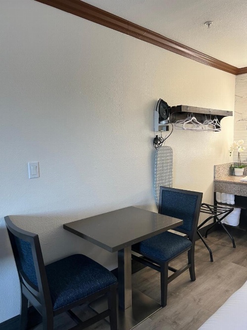 Starlight Inn Huntington Beach image 19