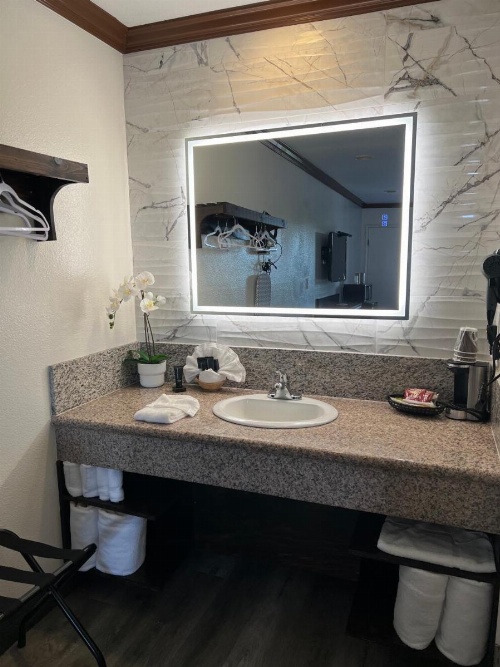 Starlight Inn Huntington Beach image 21